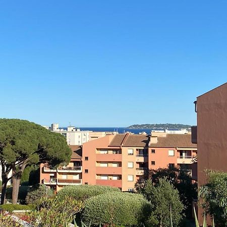 Appartement Vue Mer Avec Place De Parking Privee Sainte-Maxime Luaran gambar