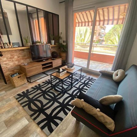 Appartement Vue Mer Avec Place De Parking Privee Sainte-Maxime Luaran gambar