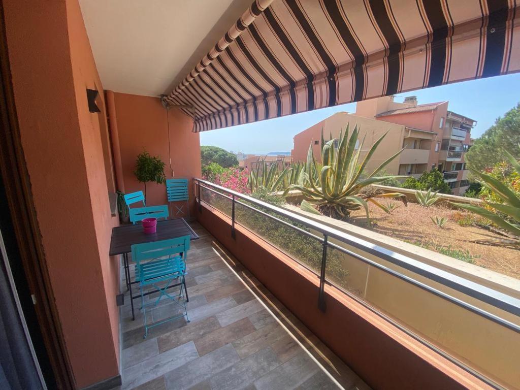 Appartement Vue Mer Avec Place De Parking Privee Sainte-Maxime Luaran gambar