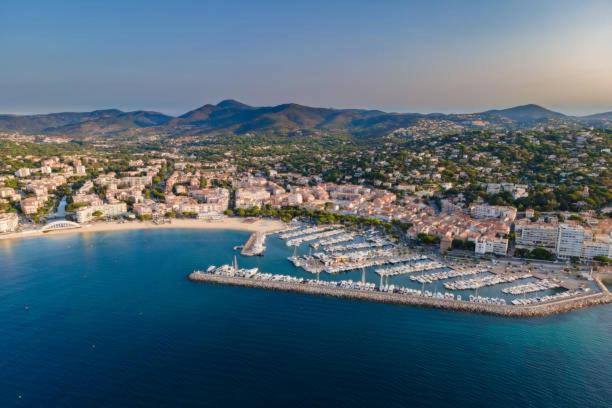 Appartement Vue Mer Avec Place De Parking Privee Sainte-Maxime Luaran gambar